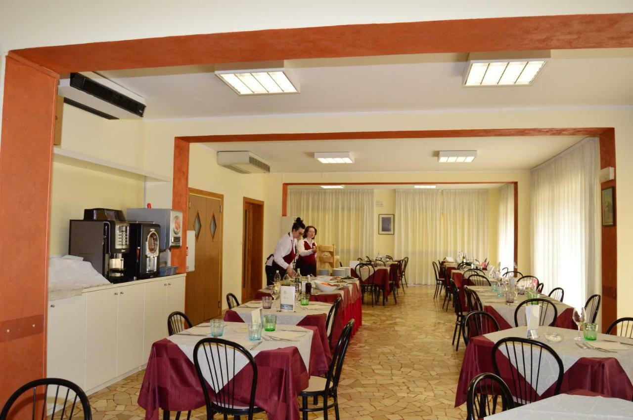 Hotel Perla Senigallia Ngoại thất bức ảnh